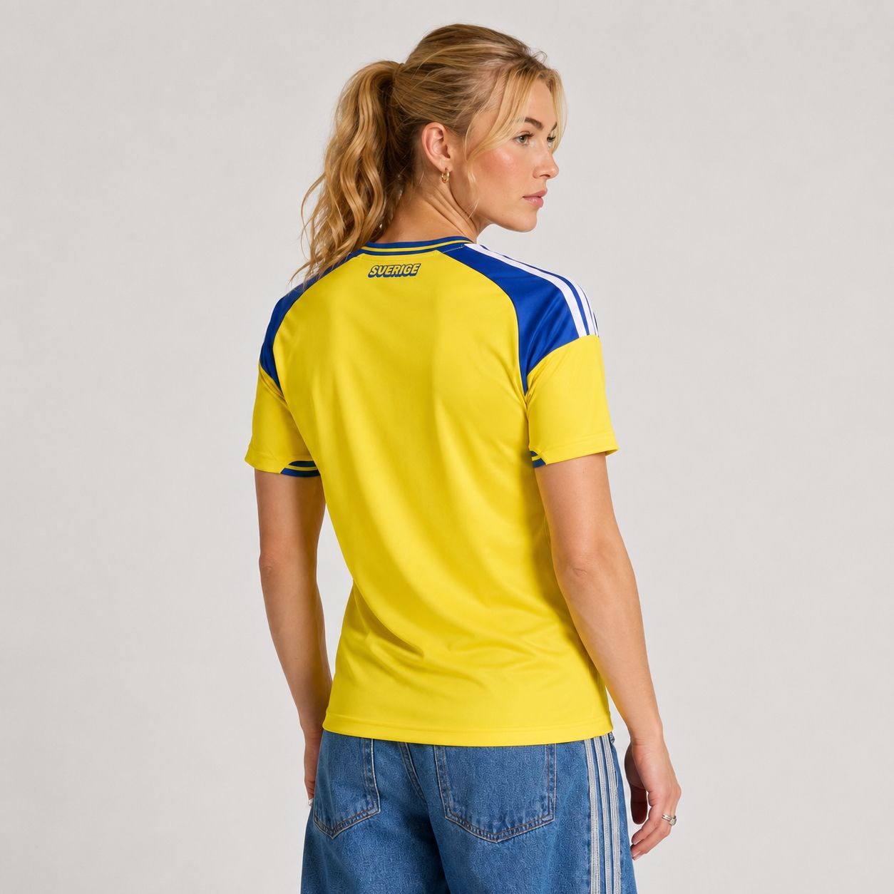 Sweden Home 26 jersey image 2